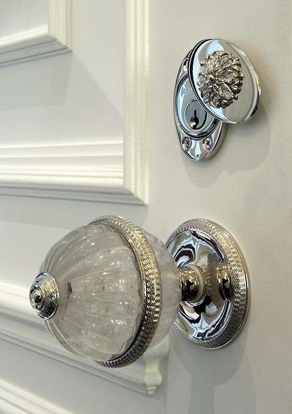 Best Alternatives To Traditional Interior Door Knobs (Levers, Pulls)