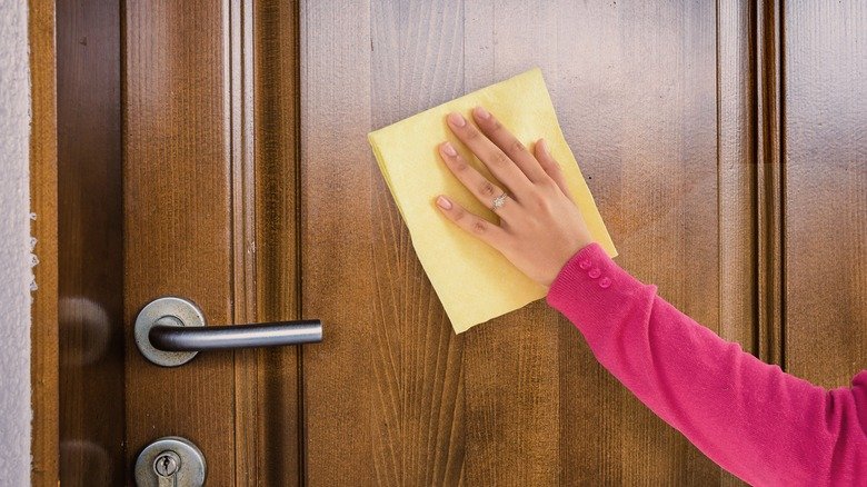Best Ways To Clean Door Hardware In Homes With Chronic Allergies