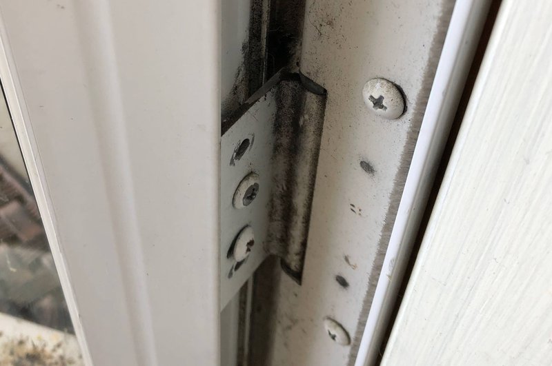 How To Determine If A Door Hinge Bearing Is Damaged