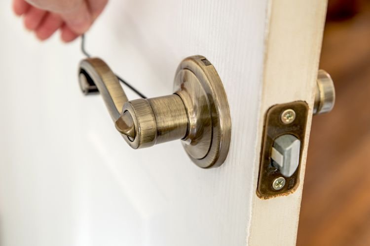 How To Diagnose A Loose Door Handle On A Specific Type Of Interior Door