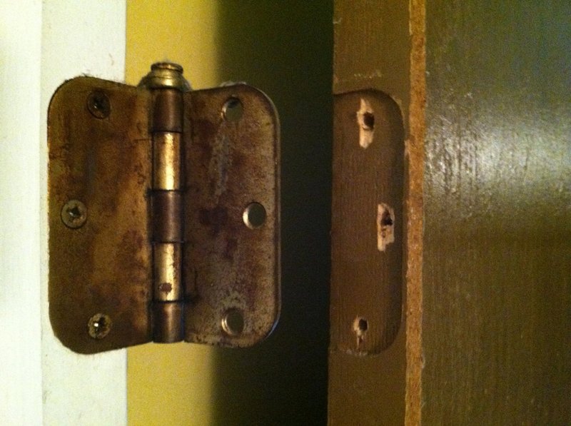 How To Replace A Missing Screw From A Door Hinge (Matching Size)