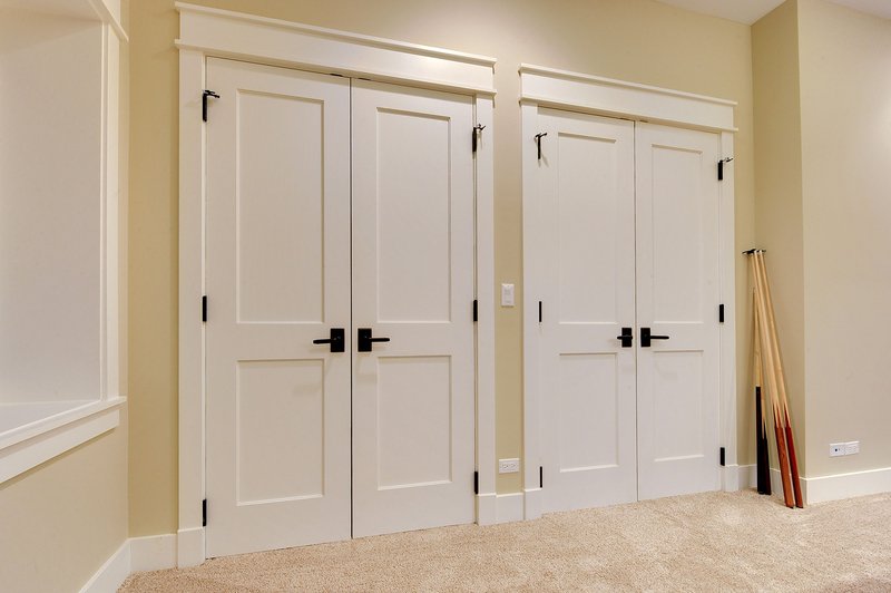 How To Select Hardware For Interior Doors In Basements