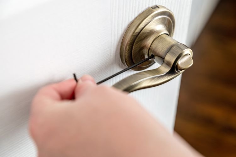 How To Tighten A Faceplate On An Interior Door Latch