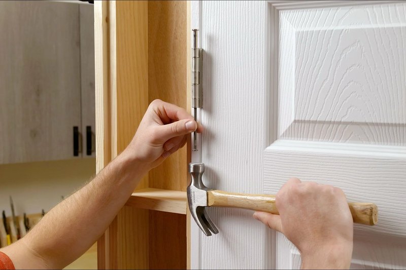 How To Use A Hinge Pin Removal Tool Effectively