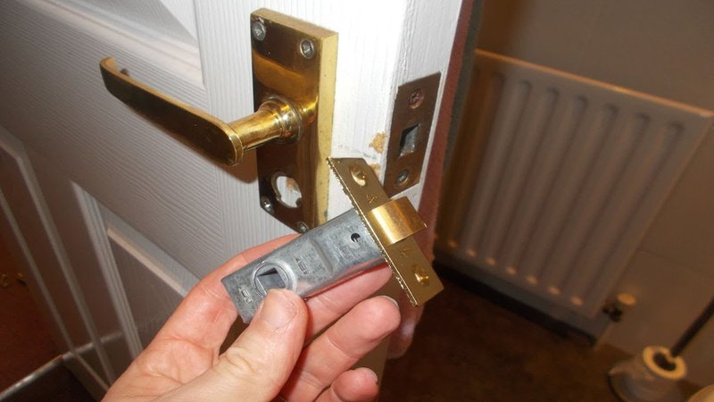 Replacing A Worn Latch Bolt On An Interior Door