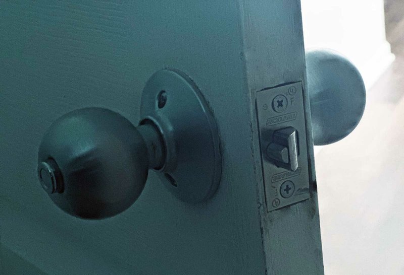 Troubleshooting A Door Knob That Requires Multiple Turns To Latch