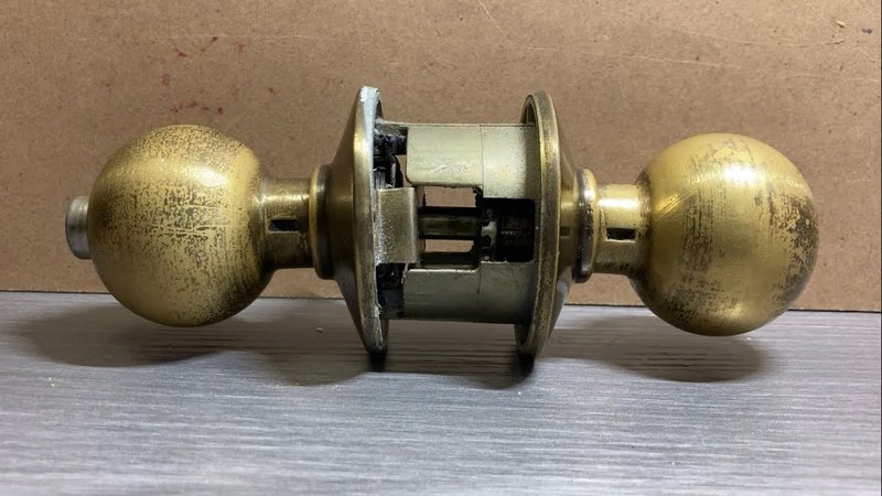 Troubleshooting A Keyed Interior Door Knob That'S Not Locking