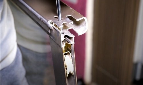 Troubleshooting A Sliding Barn Door That Doesn'T Close Completely