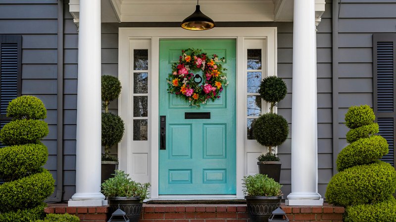 Why Does My Exterior Door Hardware Loose Color In Humid Environments?