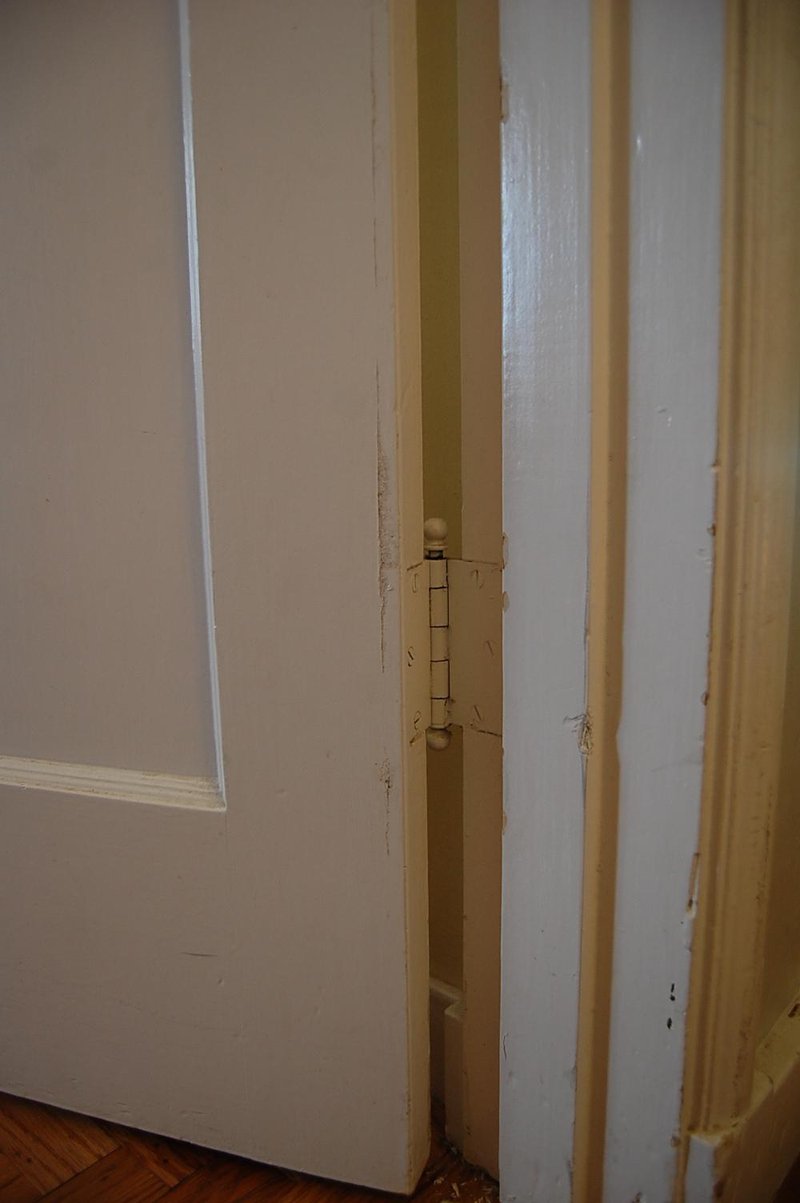 Why Does My Exterior Door Hinge Make A Popping Sound?